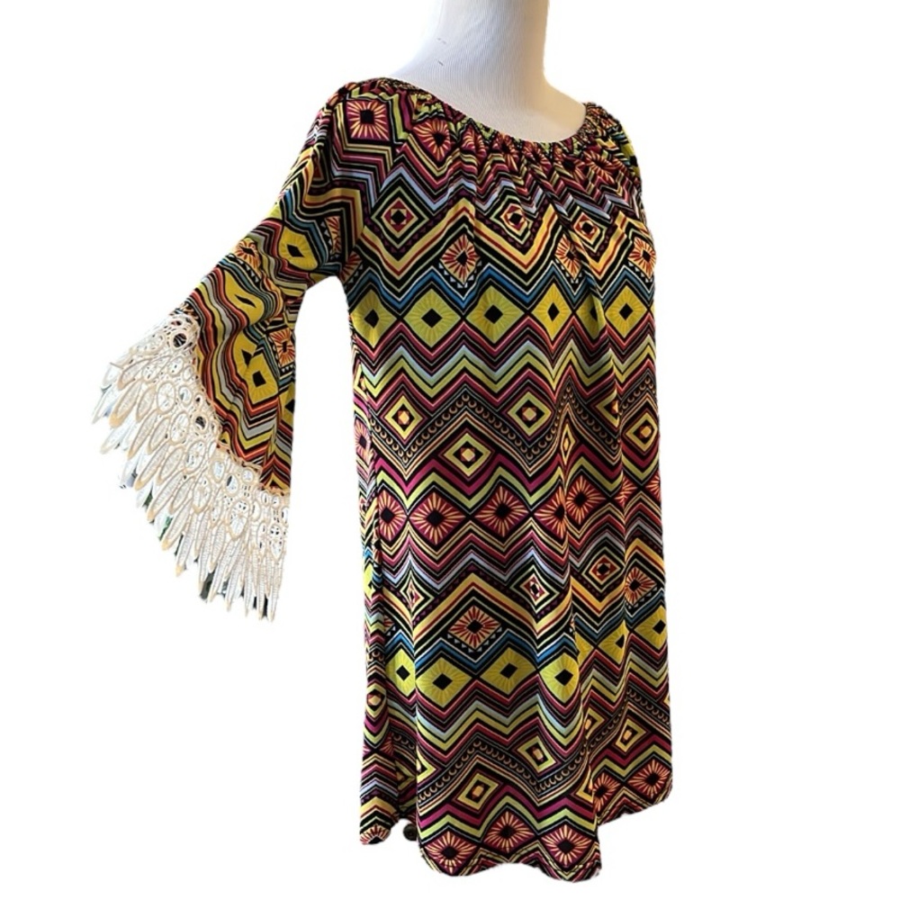 WINWIN CROCHET HALF SLEEVE RETRO TUNIC TOP MULTICOLORED SIZE SMALL TO MEDIUM